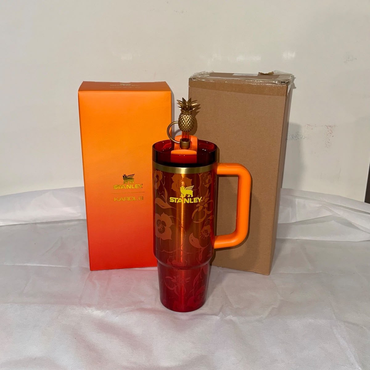 Stanley x KAROL G 40oz Quencher H2.0 FlowState Tumbler – KAROL G FLOR Limited Edition
